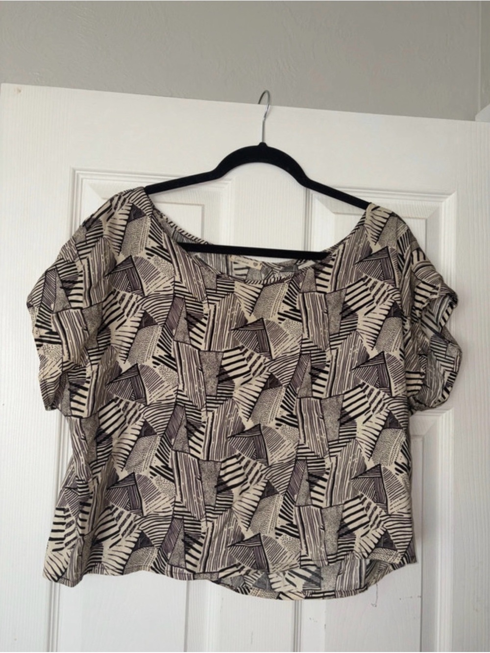 Soprano Black & Cream Geometric Short-Sleeve Top
